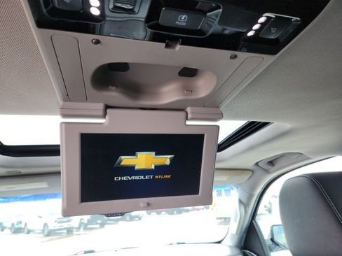 Certified 2018 Chevrolet Suburban Premier image 35