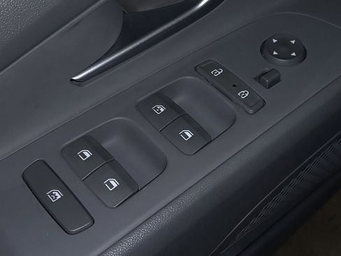 Used 2021 Hyundai Elantra SEL image 27