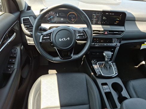 Used 2025 Kia Seltos SX AWD/4WD image 11