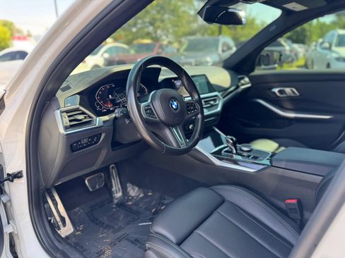 Used 2022 BMW 330i Sedan w/ M Sport Package RWD image 17