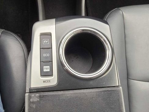 Used 2013 Toyota Prius V Five image 23