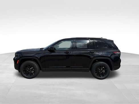 New 2025 Jeep Grand Cherokee Altitude RWD image 23