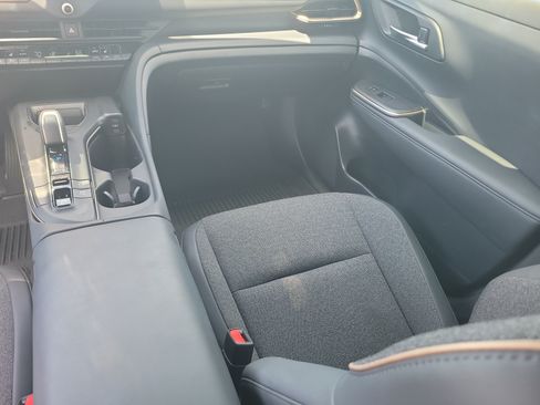Used 2023 Toyota Crown AWD/4WD image 18