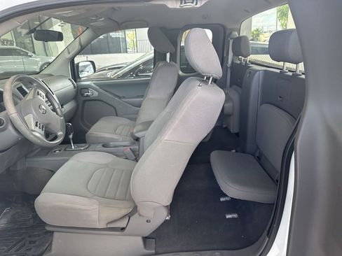 Used 2021 Nissan Frontier S image 3