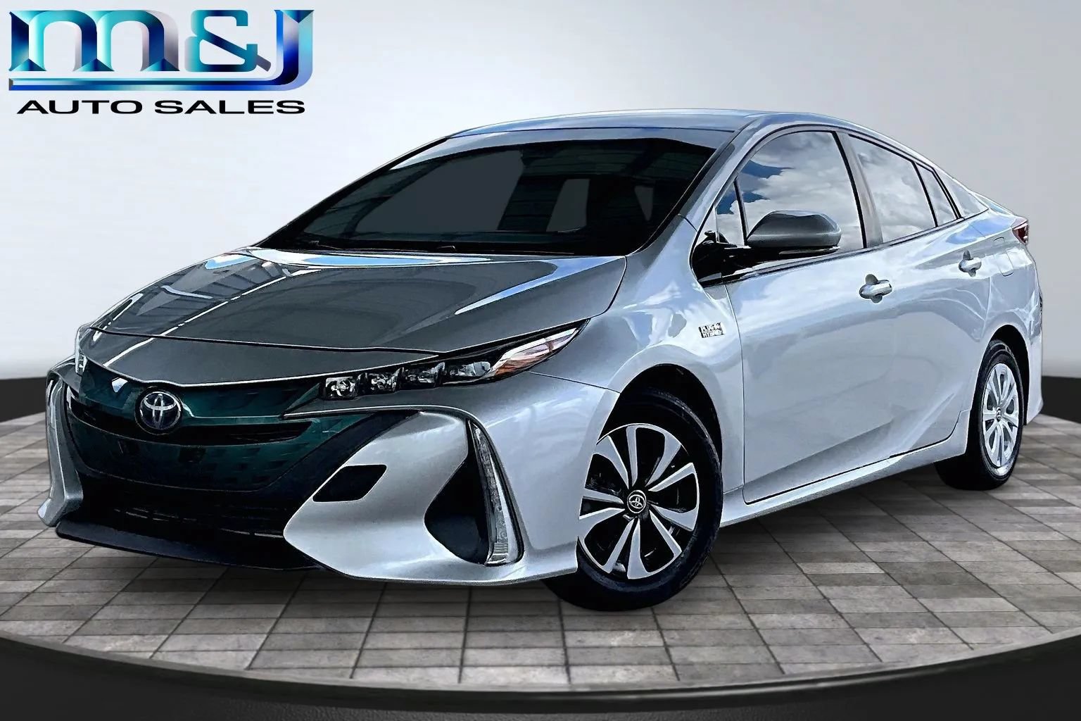 Used 2018 Toyota Prius Prime Premium FWD image 1