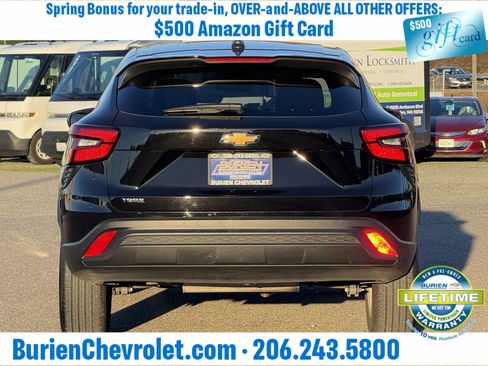 Used 2025 Chevrolet Trax LS w/ LS Convenience Package image 4