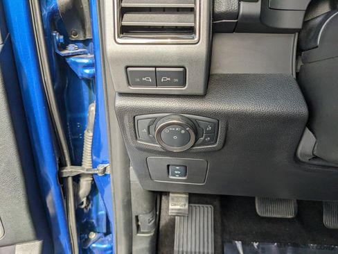 Used 2018 Ford F150 Raptor w/ Equipment Group 802A Luxury image 35