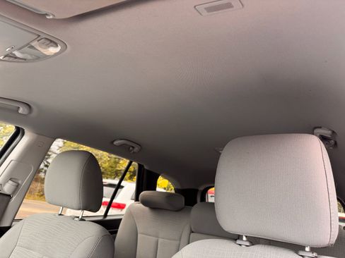 Used 2011 Hyundai Santa Fe GLS FWD image 13