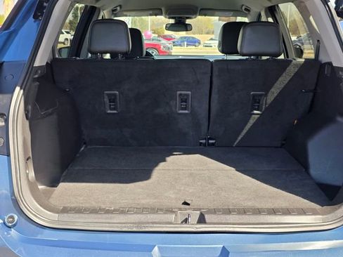 Used 2024 GMC Terrain SLT image 33