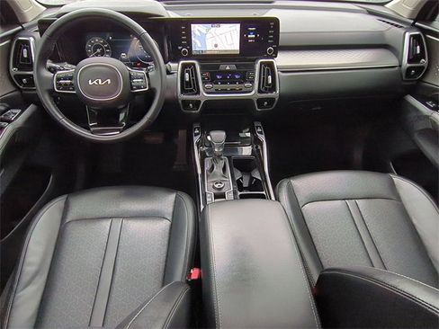 Used 2023 Kia Sorento SX image 22