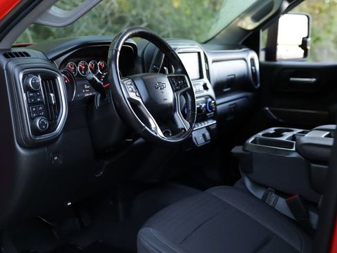 Used 2020 Chevrolet Silverado 1500 RST w/ True North Edition AWD/4WD image 9