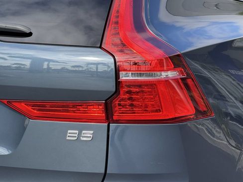 Certified 2023 Volvo XC60 B5 Plus w/ Climate Package FWD image 24