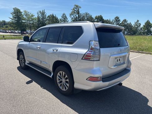 Used 2018 Lexus GX 460 Luxury w/ Preferred Accessory Package AWD/4WD image 5