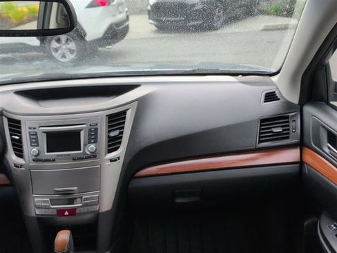 Used 2014 Subaru Outback 2.5i Limited w/ Moonroof Package image 12