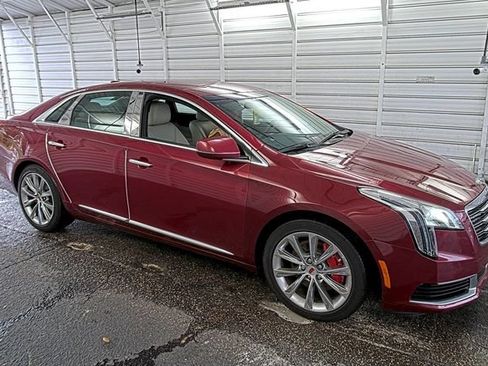 Used 2018 Cadillac XTS FWD image 1