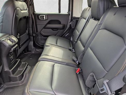 New 2026 Jeep Wrangler Unlimited Sahara AWD/4WD image 25