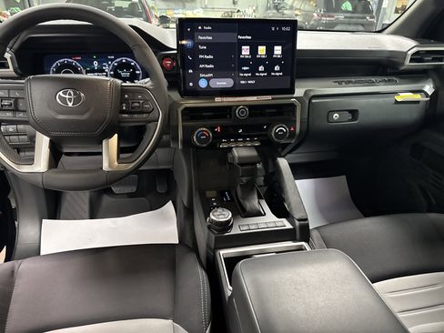 New 2025 Toyota Tacoma TRD Off-Road image 31