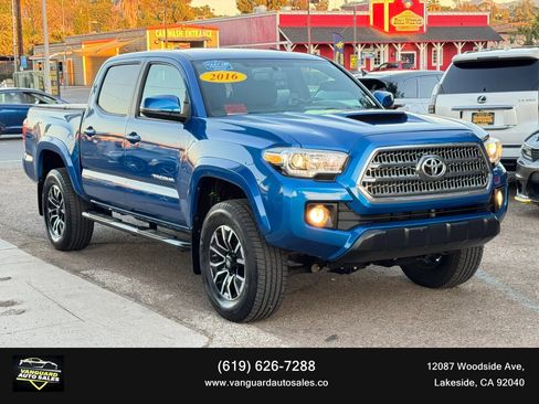 Used 2016 Toyota Tacoma TRD Sport image 1