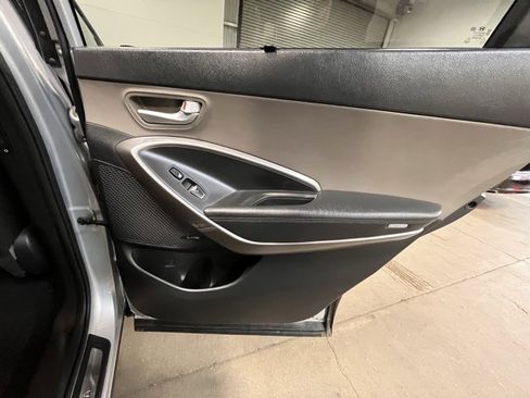 Used 2017 Hyundai Santa Fe Limited image 13