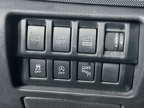 Used 2020 Subaru Forester Limited image 17