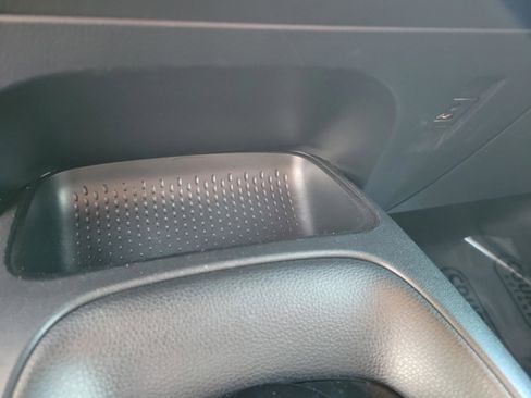 Used 2020 Toyota Corolla LE image 28