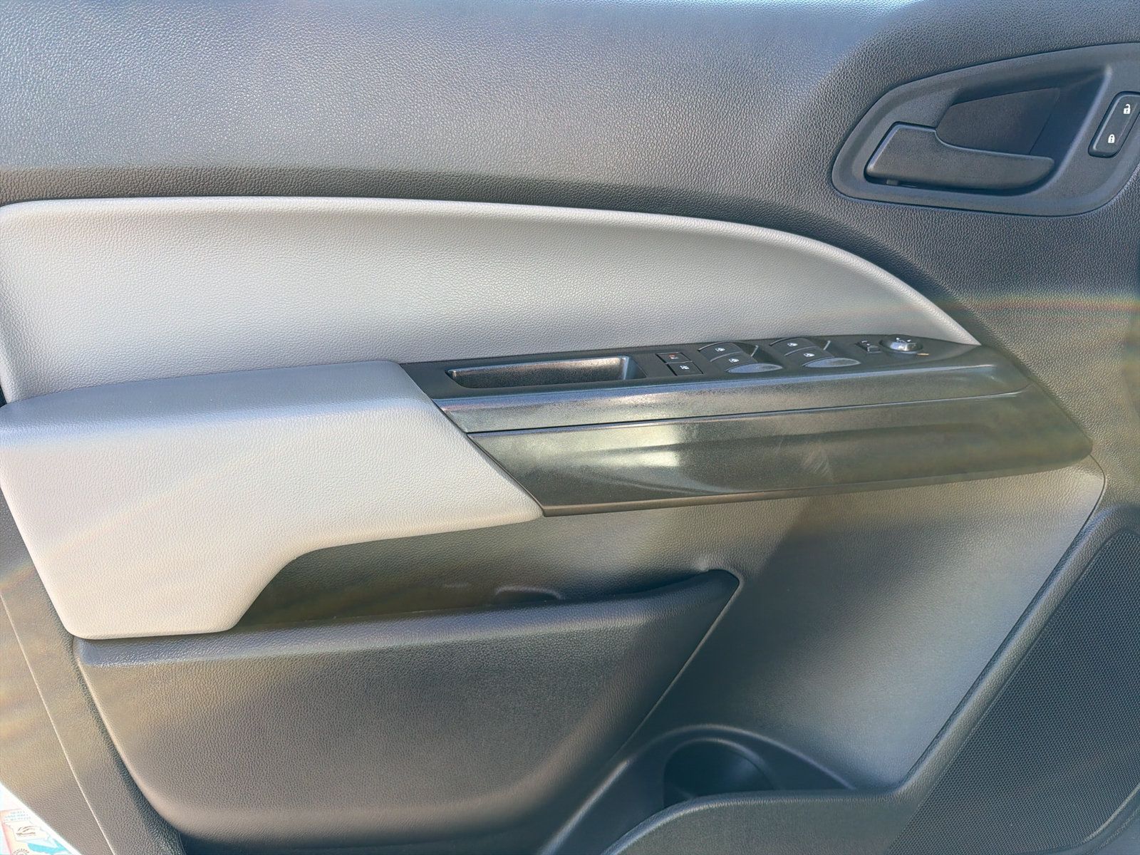 Used 2022 Chevrolet Colorado W/T w/ Custom Special Edition RWD image 14