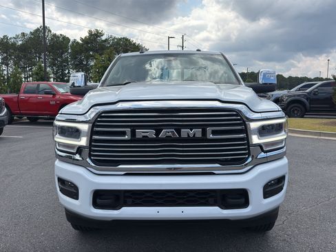 Used 2024 RAM 2500 Laramie AWD/4WD image 3