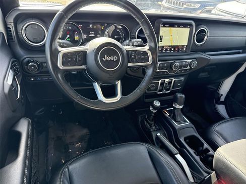Used 2022 Jeep Wrangler Unlimited Sahara w/ Cold Weather Group AWD/4WD image 19