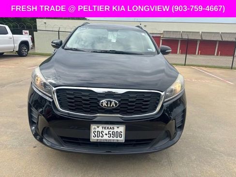 Used 2019 Kia Sorento S FWD image 2