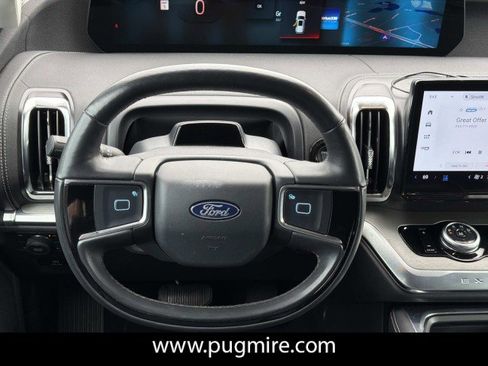 Used 2025 Ford Expedition Platinum AWD/4WD image 23