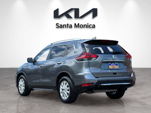 Used 2020 Nissan Rogue SV FWD image 4