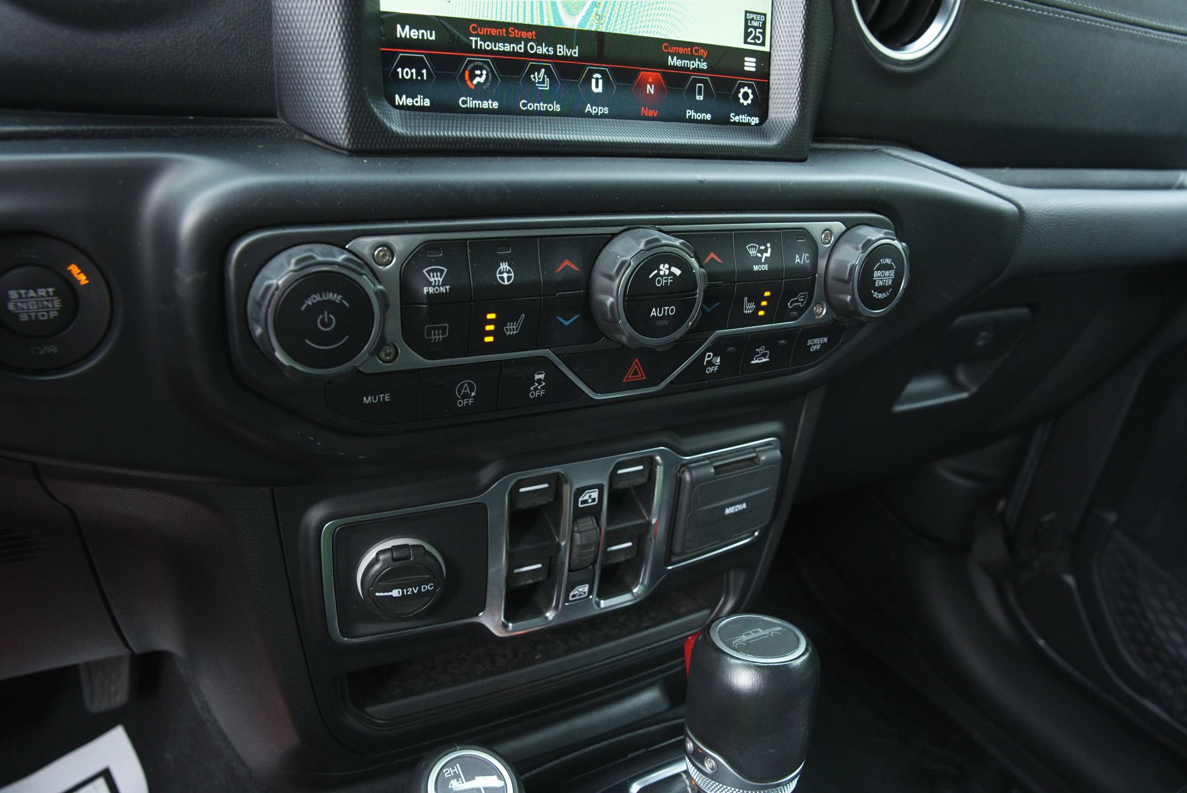 Used 2021 Jeep Gladiator Overland w/ Popular Equipment Package AWD/4WD image 24