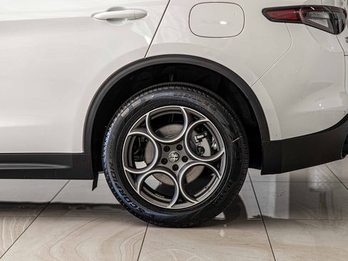 New 2025 Alfa Romeo Stelvio Sprint image 7
