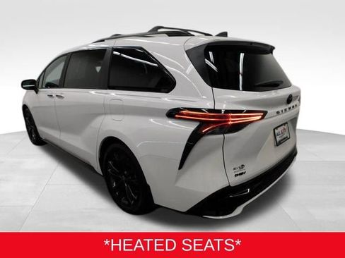 Used 2025 Toyota Sienna XSE image 6