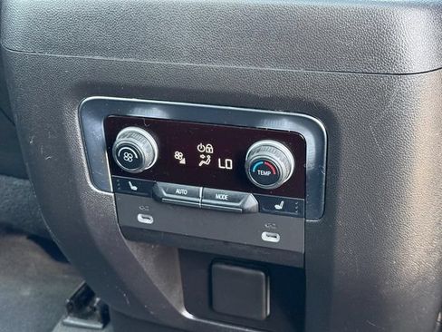 Used 2021 Chevrolet Suburban High Country w/ Premium Package 2 RWD image 18