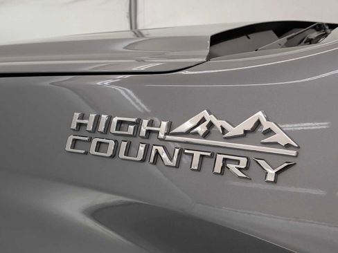 Used 2020 Chevrolet Silverado 1500 High Country image 11