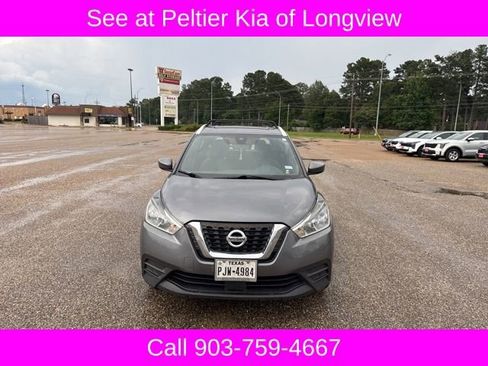 Used 2020 Nissan Kicks SV w/ Exterior Package FWD image 2