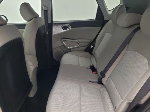 Used 2021 Kia Soul LX image 18