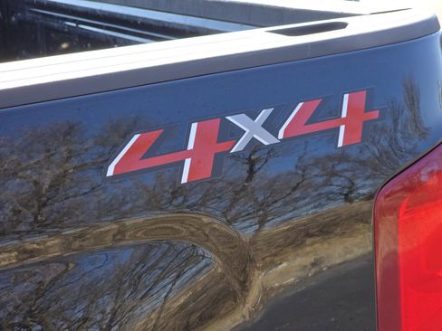 Used 2018 Chevrolet Silverado 1500 LTZ image 17