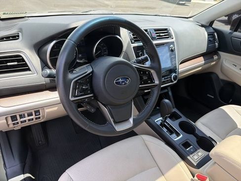 Used 2018 Subaru Outback 2.5i Limited AWD/4WD image 16