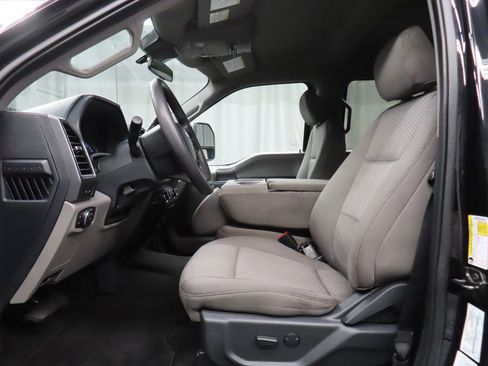 Used 2022 Ford F450 XLT w/ XLT Premium Package image 9