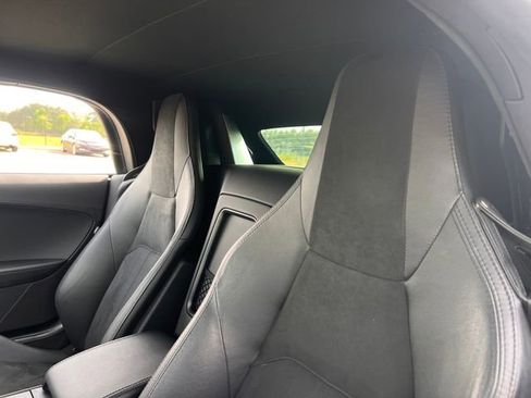 Used 2019 Jaguar F-TYPE Convertible image 17