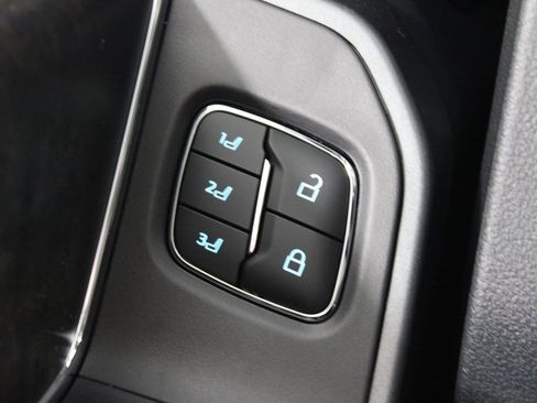 New 2026 Ford F250 Lariat w/ Black Appearance Package image 42