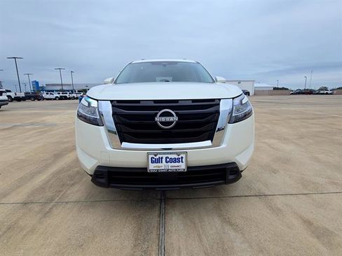 Used 2022 Nissan Pathfinder SV FWD image 2