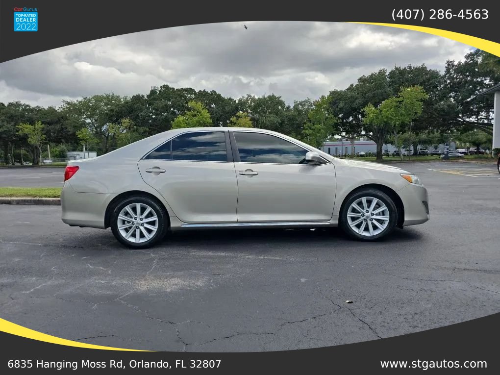 Used 2014 Toyota Camry XLE w/ Leather Package FWD image 6