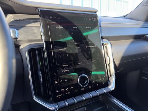 Used 2025 GMC Acadia Elevation image 22