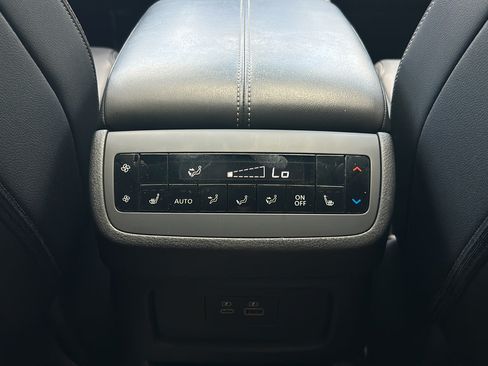 Used 2025 Nissan Pathfinder SL w/ SL Premium Package FWD image 18