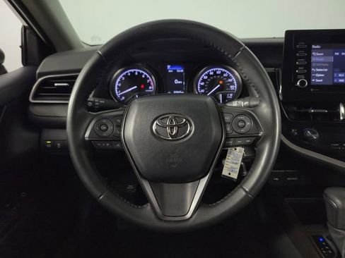 Used 2023 Toyota Camry SE image 18