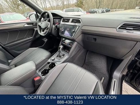 Certified 2022 Volkswagen Tiguan SE R-Line image 31