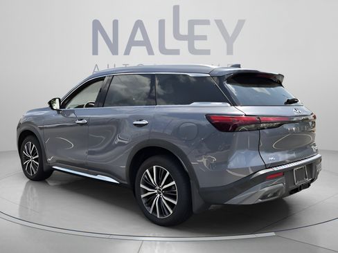 Used 2023 INFINITI QX60 Sensory w/ Vision Package AWD/4WD image 3